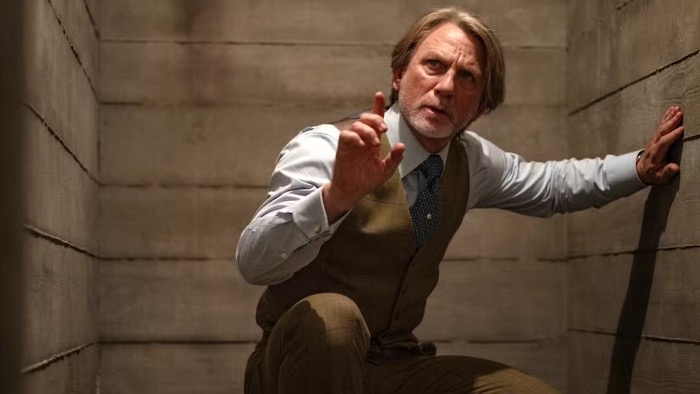 Достать ножи - Воскрешение покойника - объяснение концовки и смысл фильма